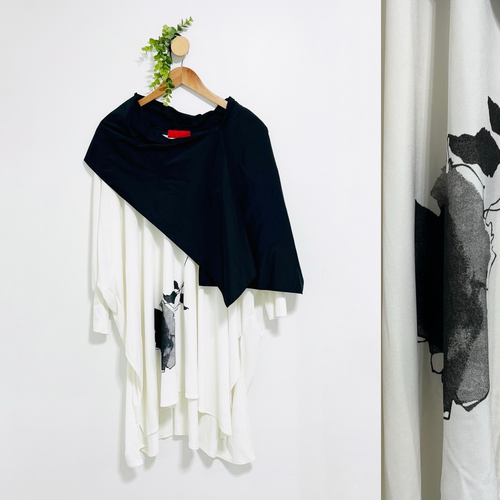 Igor Dobranic White Black Floral Art To Wear Abstract Neckline Blouse